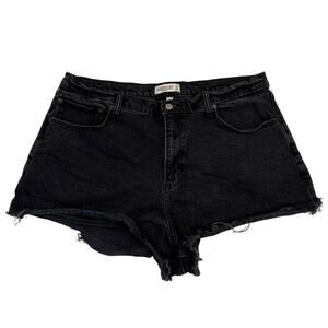 Abercrombie & Fitch Curve Love '90s Relaxed Cutoff Shorts High Rise Black 34 /18